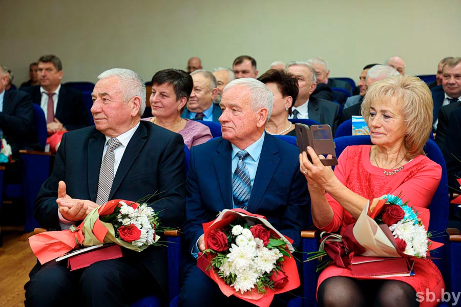 Лучших работников аграрной отрасли Брестской области чествовали в Кобрине
