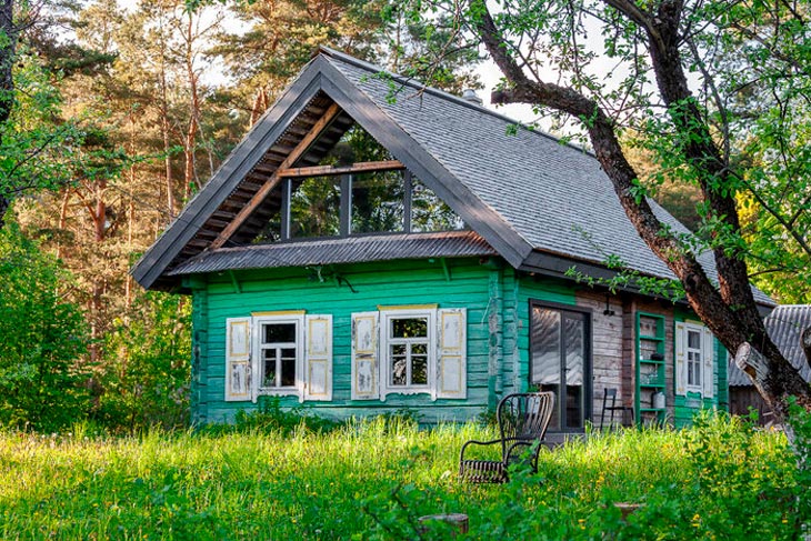 В Кобринском районе на аукционе 26 июня продадут пустующий дом, изъятый по решению суда — начальная цена и характеристики
