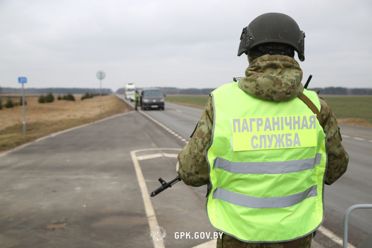 Журналисты иностранных СМИ побывали на границе с Украиной — погранзастава «Дивин»