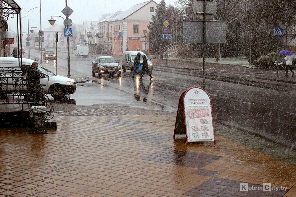 С первым снегом, Кобрин! Фото заснеженного города
