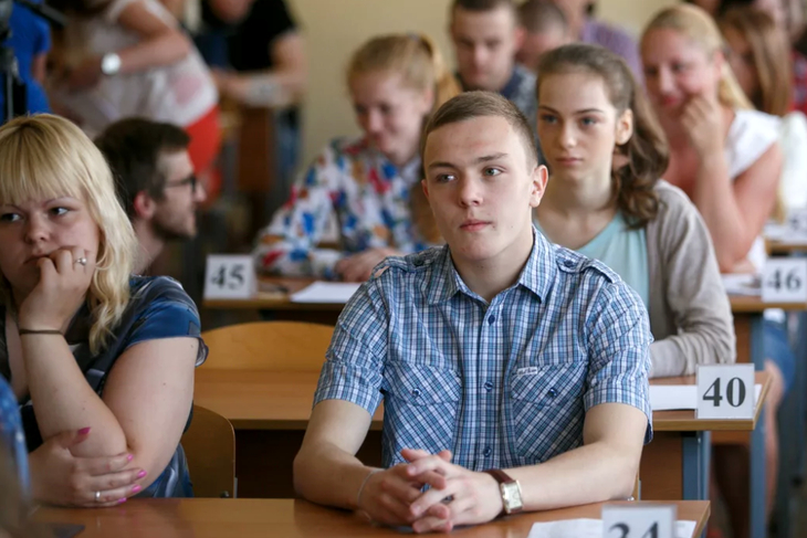 Результаты первого ЦЭ: по русскому языку 100 баллов получили 482 выпускника, по белорусскому - 413