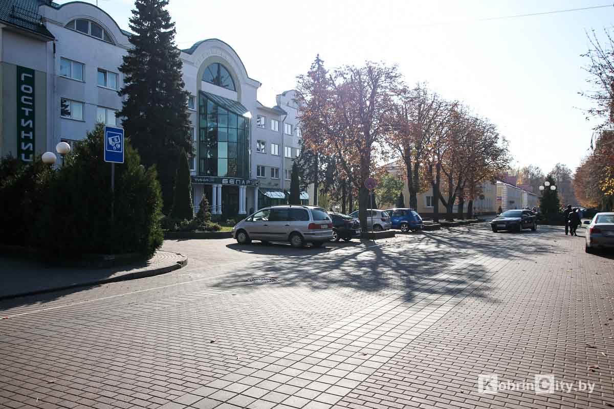 Осенняя прогулка по Кобрину. Яркий фоторепортаж