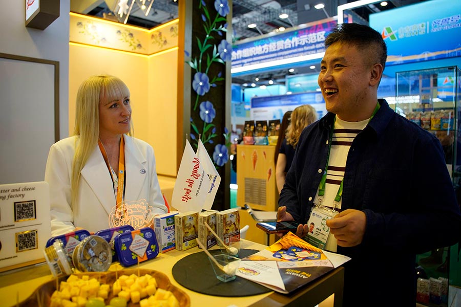 CIIE 2025: Кобринский МСЗ представил продукцию на Китайской международной выставке импорта