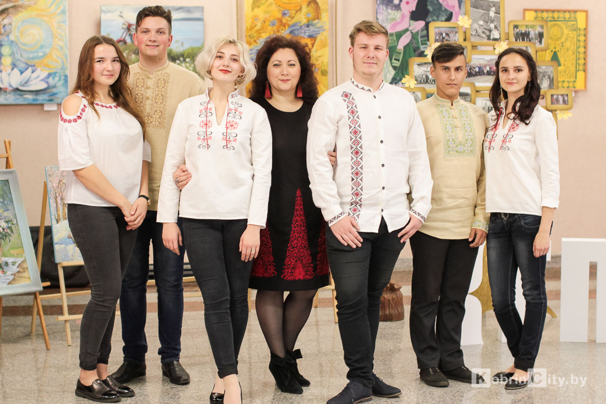Кобринскому колледжу 50 лет