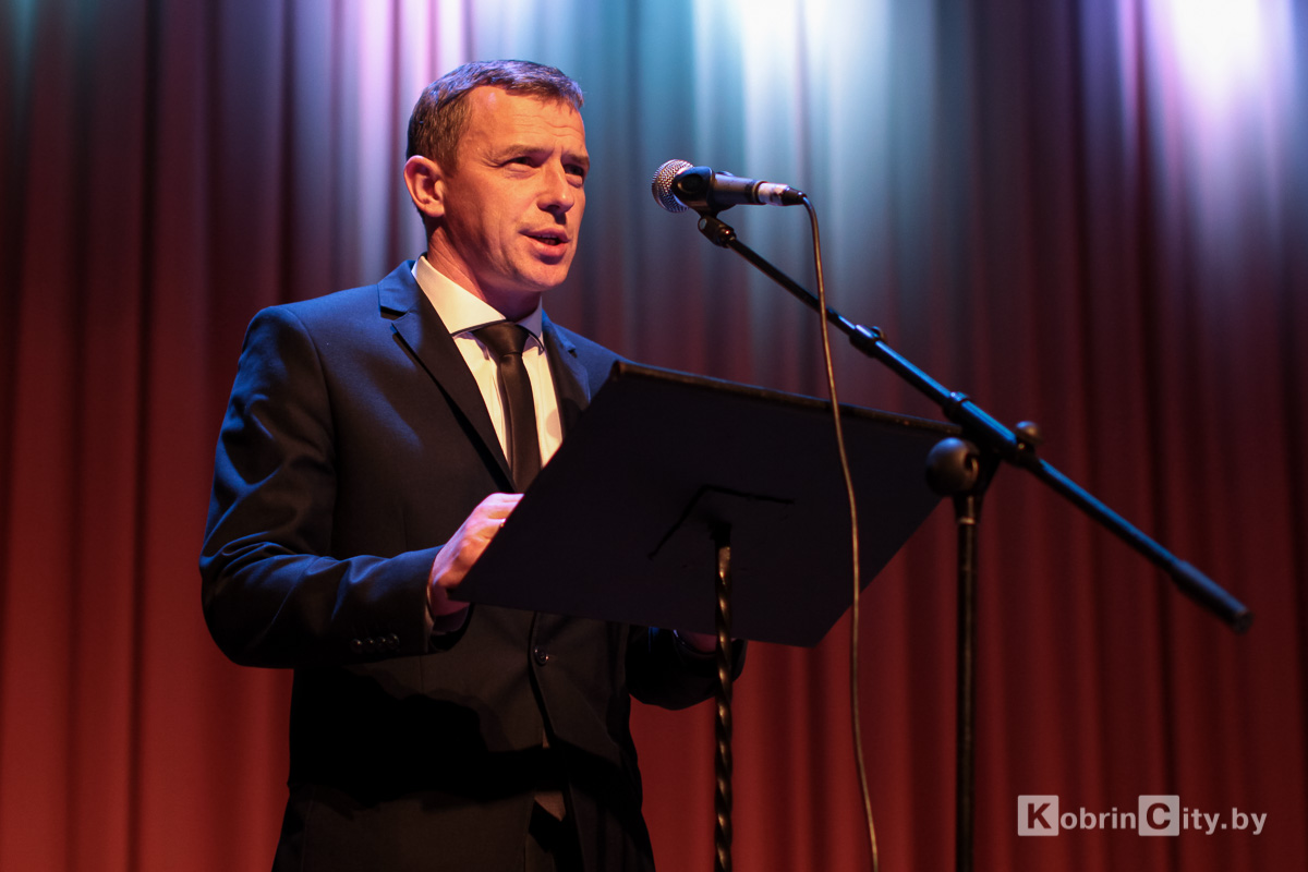 Кобринскому колледжу 50 лет