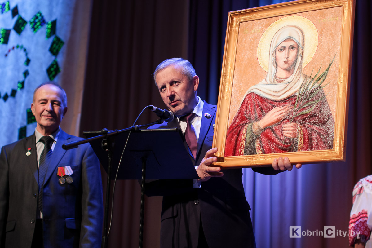 Кобринскому колледжу 50 лет