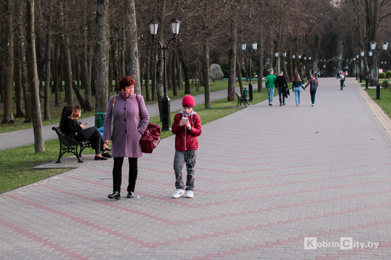 Весна пришла! Фоторепортаж с улиц Кобрина