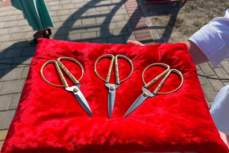 В Кобрине на набережной открыли воркаут-площадку. Фоторепортаж