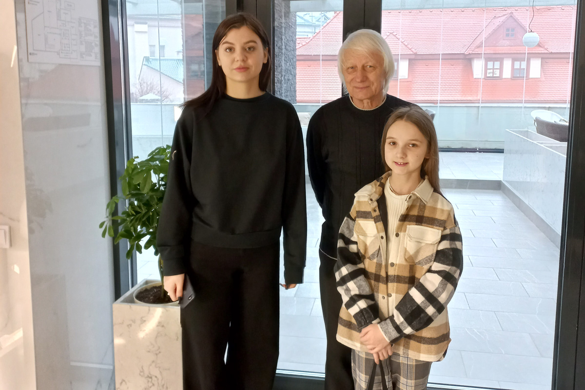Кобринчанки вошли в число победителей областного конкурса детского рисунка — девочки нарисовали родной город