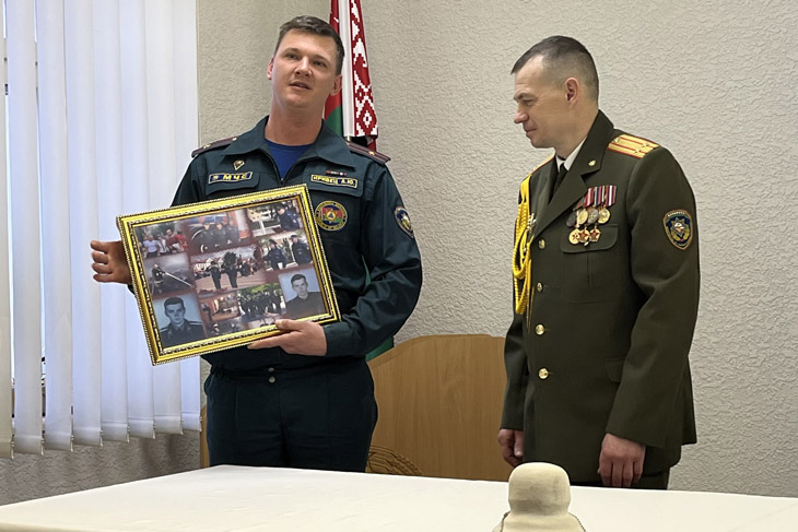 В Кобринском РОЧС на заслуженный отдых торжественно провели Валентина Михайловича Матейко — спасатель отдал службе более 30 лет