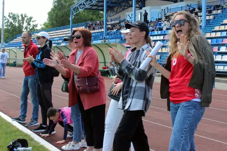 В Кобрине состоялся республиканский турнир Polesie Cup 2023 — на стадионе «Юность» выступили восемь команд из разных городов страны