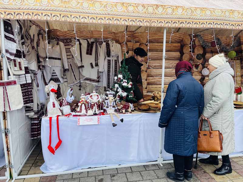 Чем удивляют мастера и подворья на фестивале-ярмарке «Берестейские сани-2025» в Кобрине