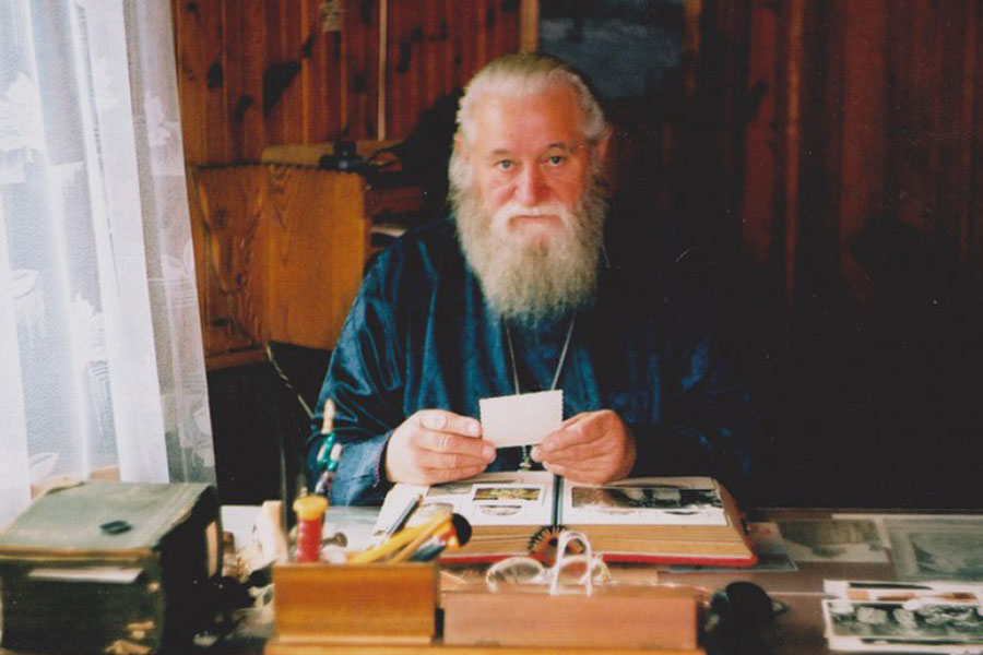 Народный батюшка. К 100-летию отца Евгения Парфенюка, возглавлявшего Кобринское благочиние