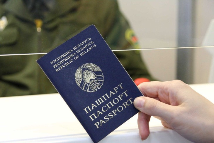 Мужчины в Беларуси не смогут получить паспорт и права без новой справки: какой и почему