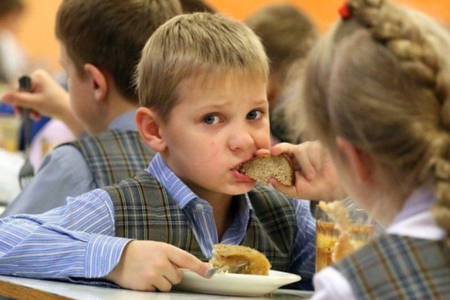 Ребенок не хочет питаться в школьной столовой: можно ли отказаться — разъяснил замминистра образования