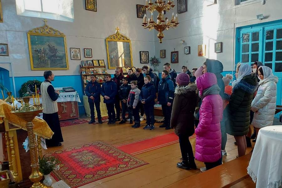 В Кобринском районе старшеклассники Буховичской школы знакомились с историей древнего Покровского храма