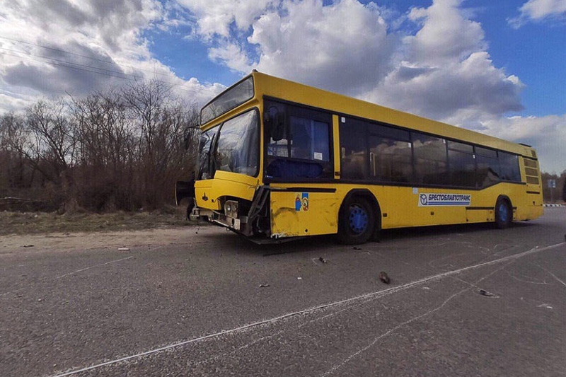 Уголовное дело возбуждено по факту ДТП в Кобрине с участием кроссовера и автобуса