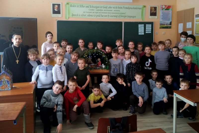 Святки на Покровском приходе в аг. Буховичи: колядовали, дарили подарки, поздравляли сельчан c Рождеством