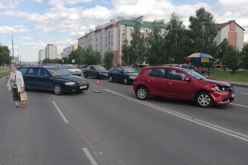 В Кобрине на ул.Дружбы столкнулись 