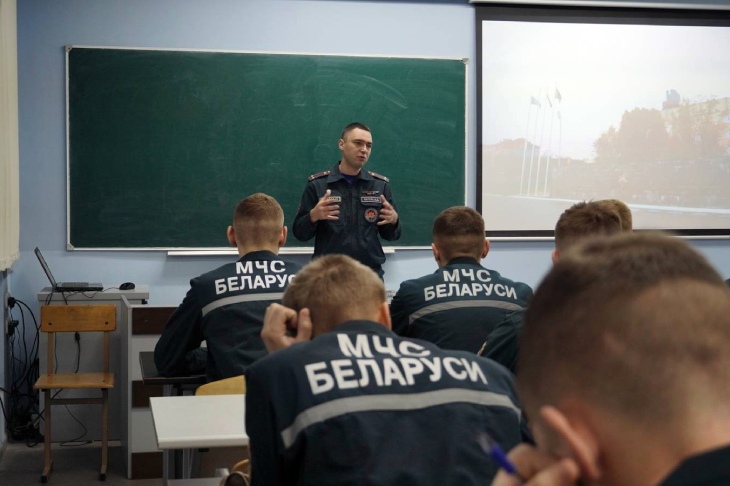 Кобринский РОЧС предлагает юношам и девушкам поступать в университет и лицей МЧС Республики Беларусь