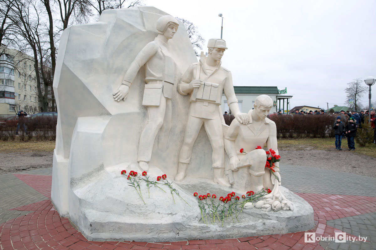 pamyatnikafgancam019