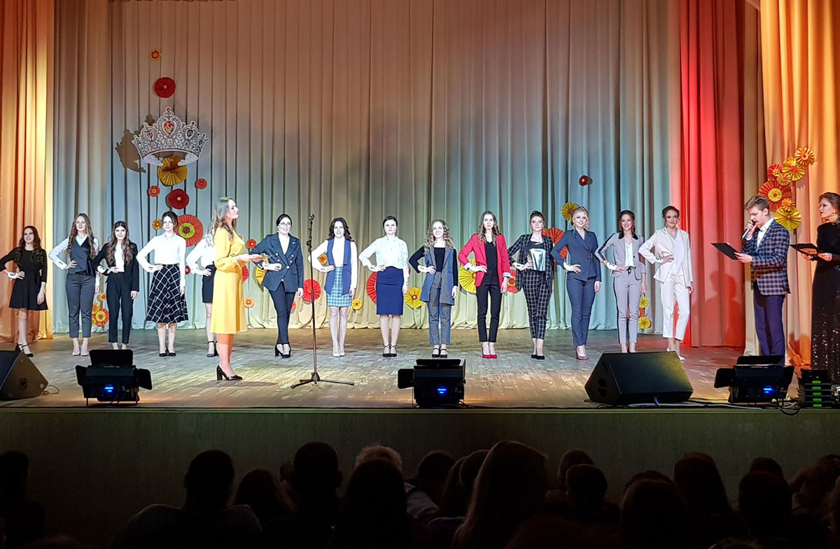 В Кобрине выбрали «Королеву Осень-2019»