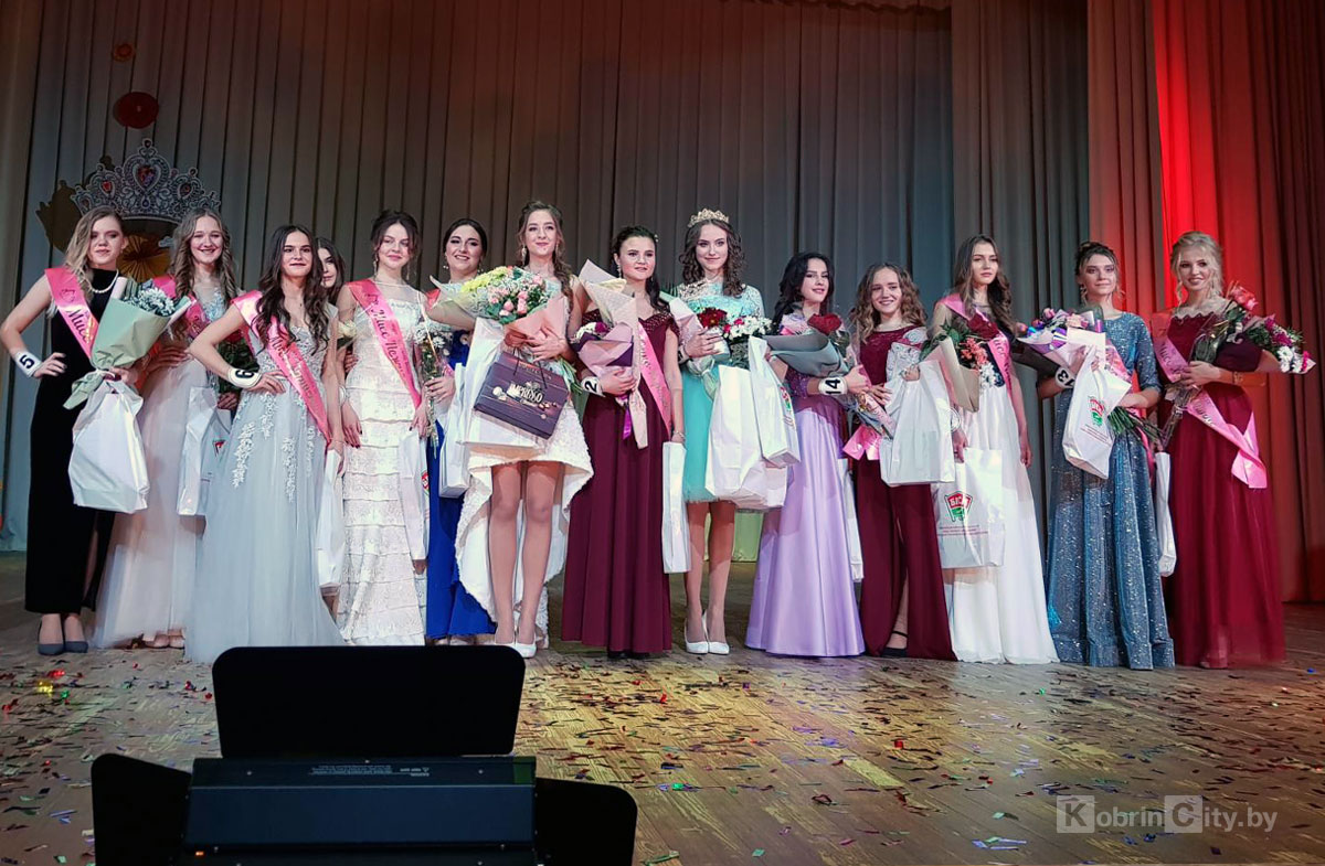 В Кобрине выбрали «Королеву Осень-2019»