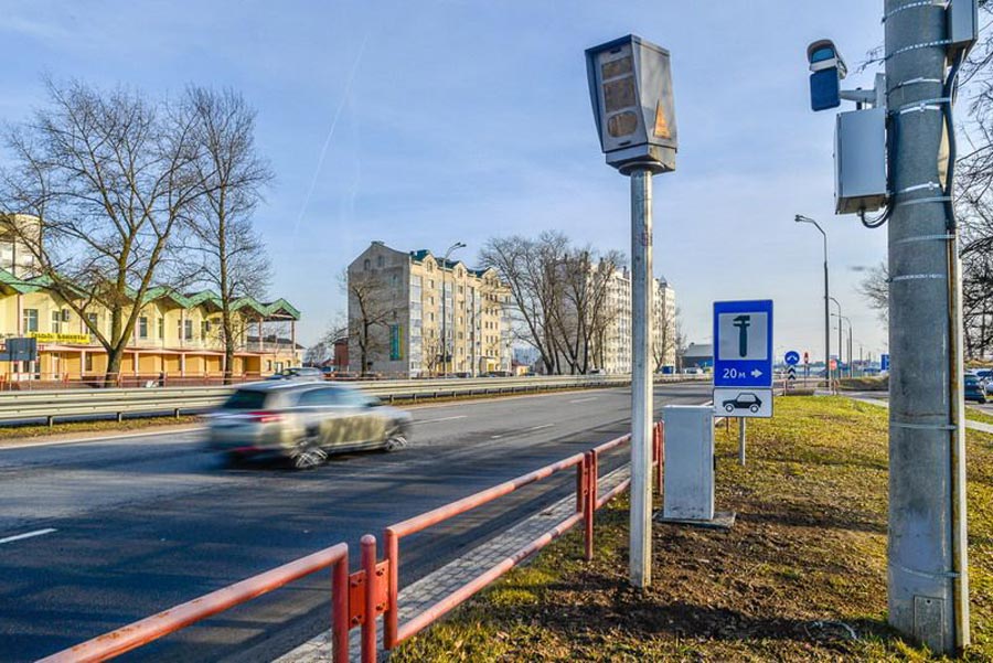 Камеры на дорогах Беларуси начали фиксировать автомобили без техосмотра