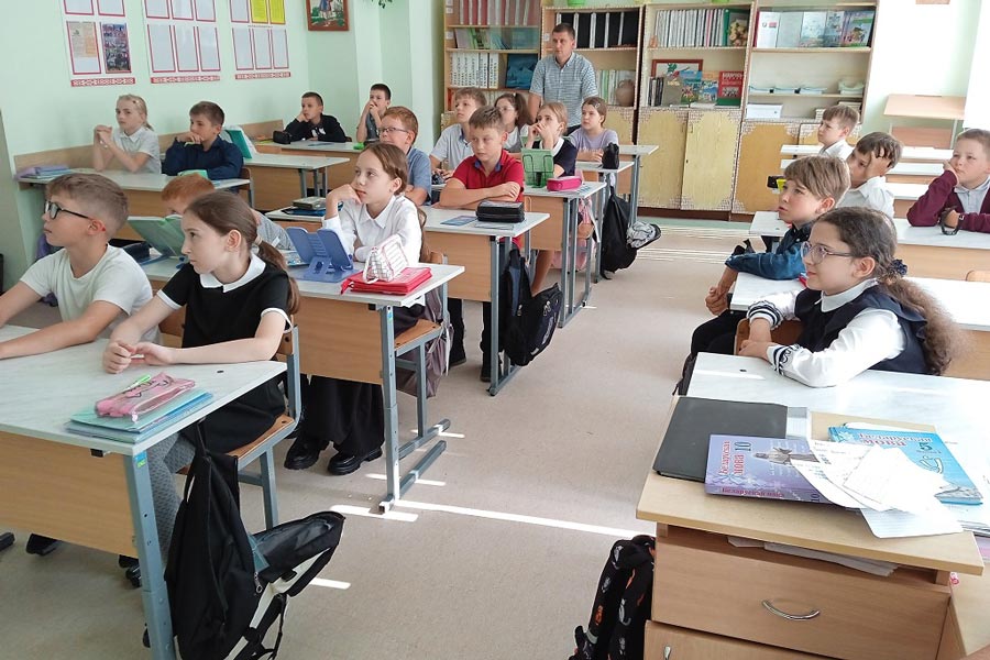 Знать правила безопасности должен каждый: что рассказали школьникам кобринские спасатели