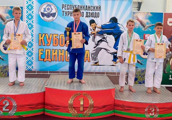 Пять золотых и одну серебряную медаль завоевали кобринские дзюдоисты на республиканском турнире «Кубок Единства»