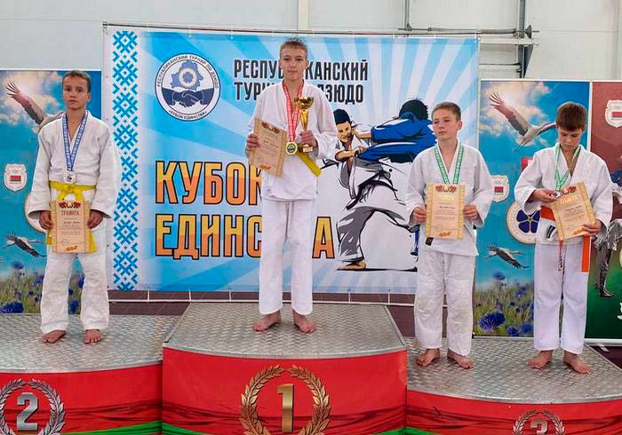 Пять золотых и одну серебряную медаль завоевали кобринские дзюдоисты на республиканском турнире «Кубок Единства»