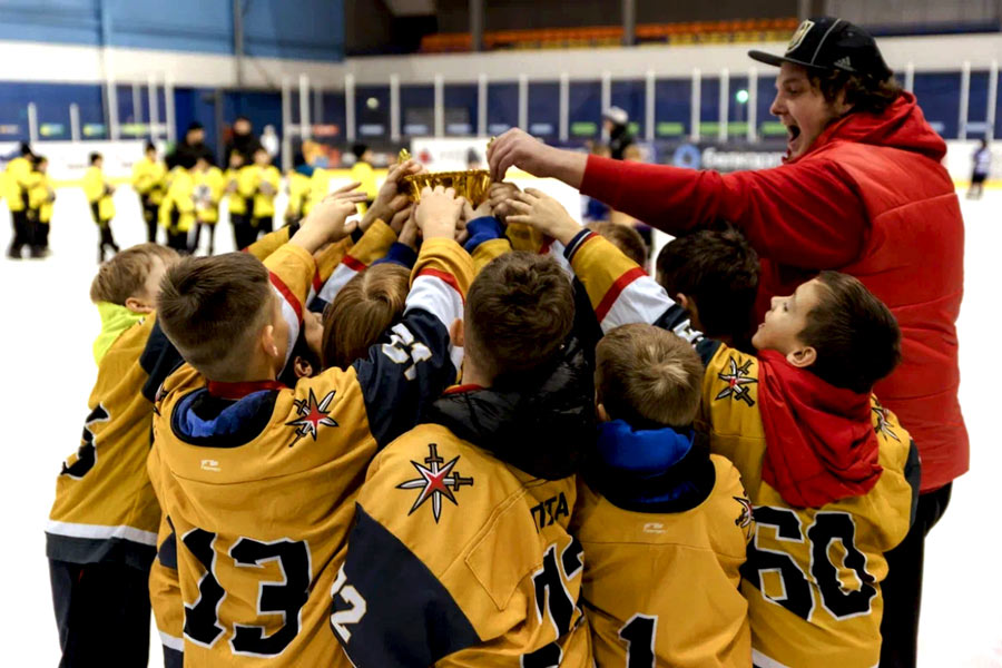 Кобринские хоккеисты завоевали золото турнира «ZUBR CUP» – обыграли пять команд из Беларуси и России