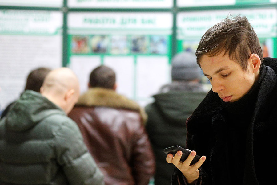 Как белорусы чаще всего ищут работу? Белстат опубликовал данные по безработице и занятости в стране 