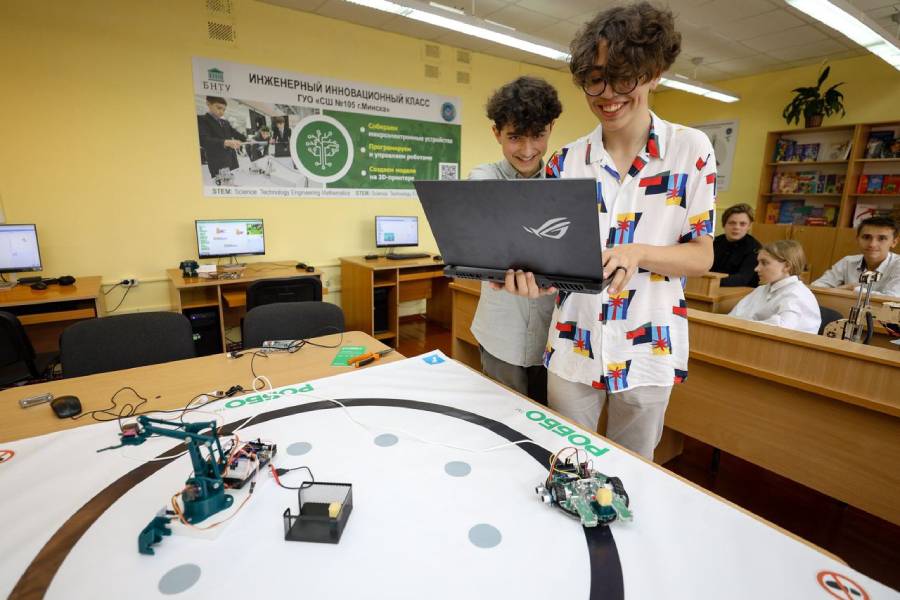 В четвёртой школе города Кобрина заработают классы робототехники, новое оборудование уже опробовали порядка 7 000 школьников