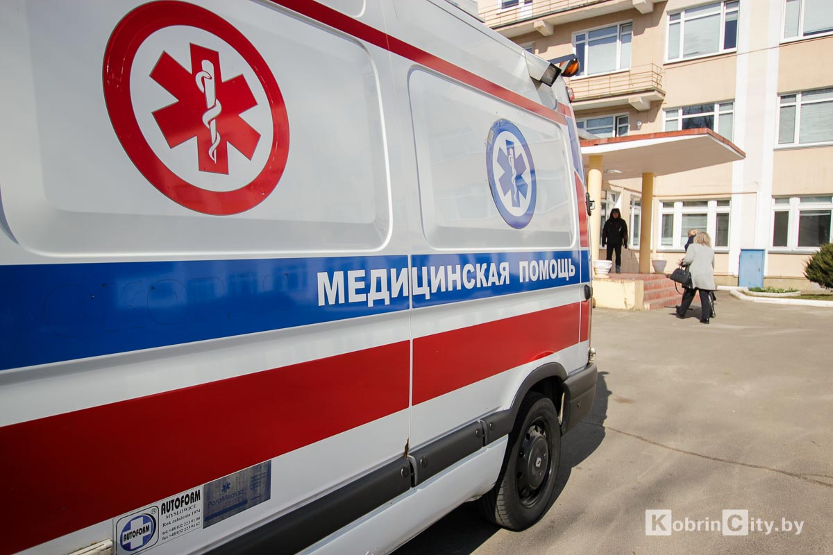 В Кобринском районе горел легковой автомобиль — хозяин госпитализирован с ожогами