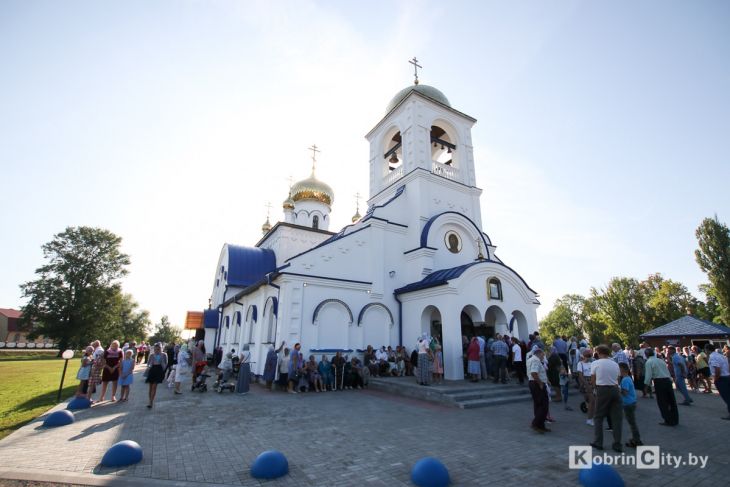 В Кобрине освятили новую церковь Введения во храм Пресвятой Богородицы