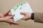 Переводы от друзей и коллег на карту: сколько можно получить, чтобы не платить налог