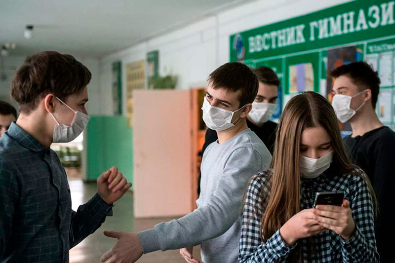 На 1 апреля за сутки в Беларуси зарегистрированы 1049 пациентов с COVID-19, всего — 963 756 человек