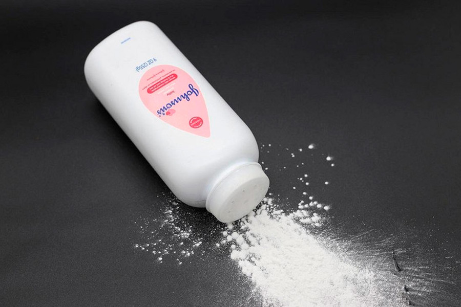 Johnson & Johnson заплатит по судебным искам 60 тыс. заявителей почти $9 млрд – главный компонент детской присыпки вызывает рак?